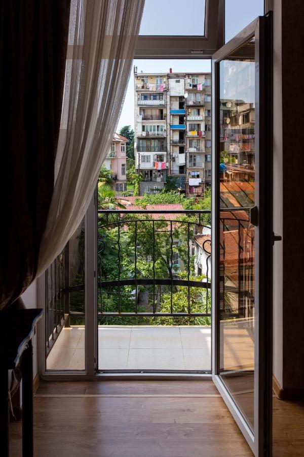 Apartments In The Historical Center Of Batumi, Near The Seaside Park Ngoại thất bức ảnh