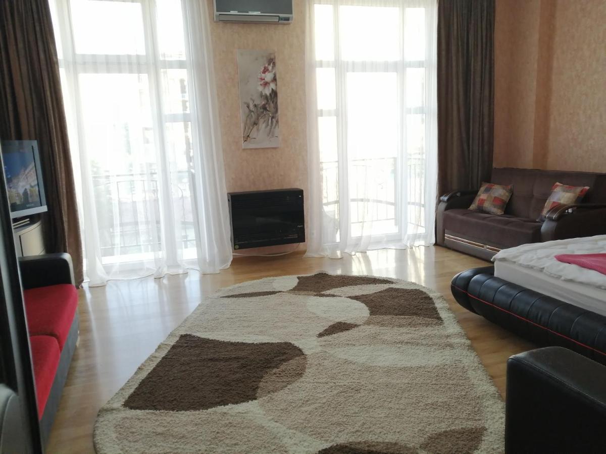 Apartments In The Historical Center Of Batumi, Near The Seaside Park Ngoại thất bức ảnh