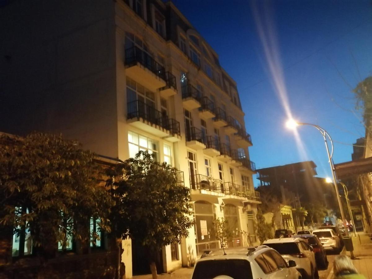 Apartments In The Historical Center Of Batumi, Near The Seaside Park Ngoại thất bức ảnh