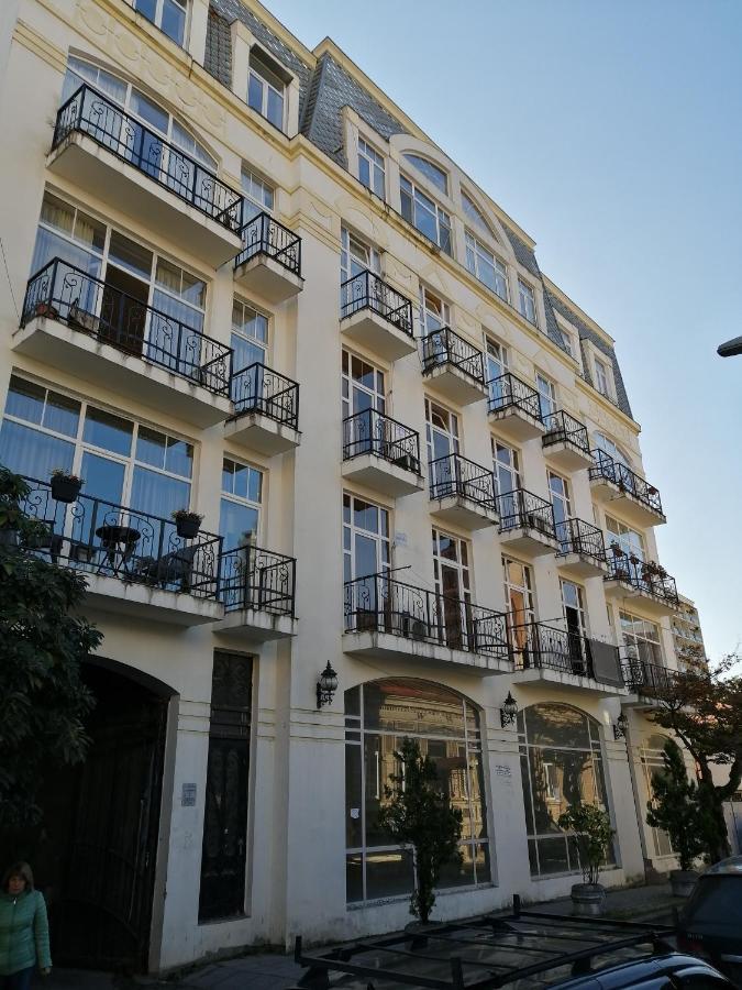 Apartments In The Historical Center Of Batumi, Near The Seaside Park Ngoại thất bức ảnh